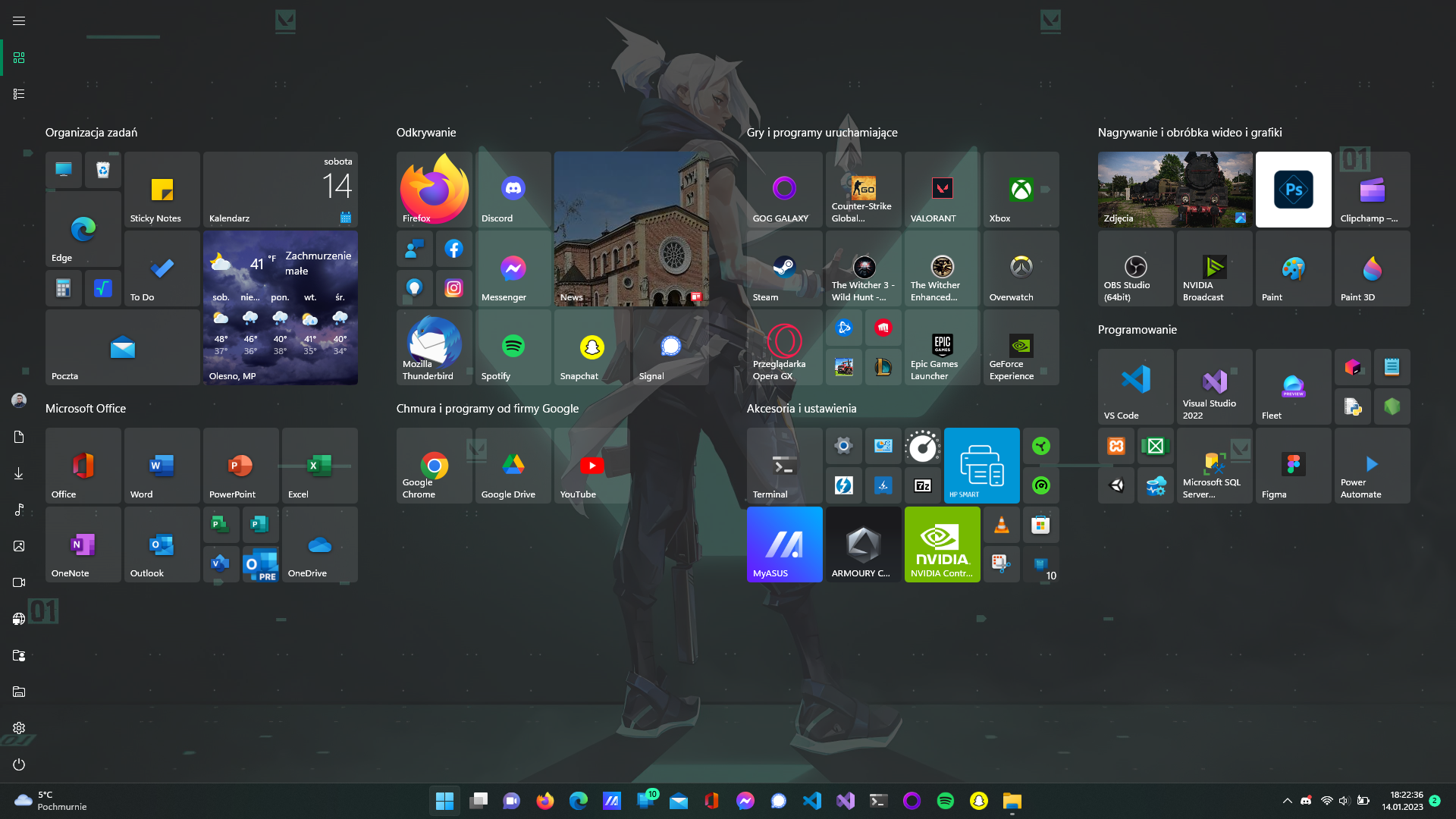 ExplorerPatcher preview demonstrating restored taskbar, classic context menu, and Explorer tweaks